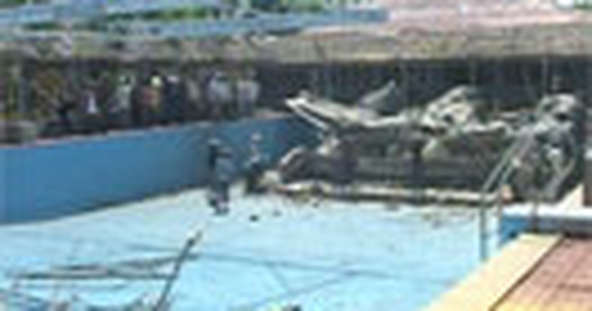 Sập cổng chào, 3 người chết, 1 người bị thương